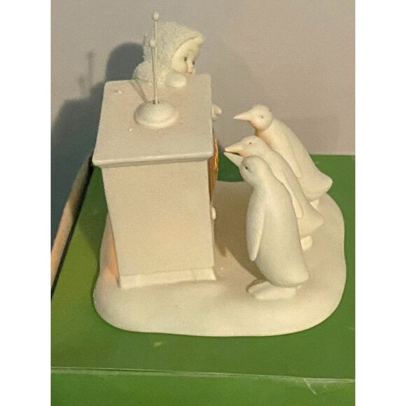 Snowbabies "Thats Enough TV For Today!" Figurine With Penguins By Kristi Jensen - Picture 16 of 16